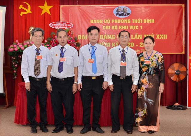 Hình 02: Chi ủy Chi bộ khu vực 1, nhiệm kỳ 2020 – 2022 ra mắt đại hội.